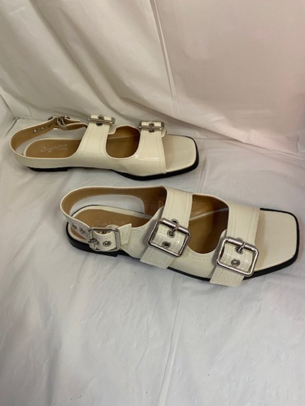 Seychelles Elsa Patten Leather Buckle Strap Sandals Cream, Women's size 10M - Picture 3 of 7
